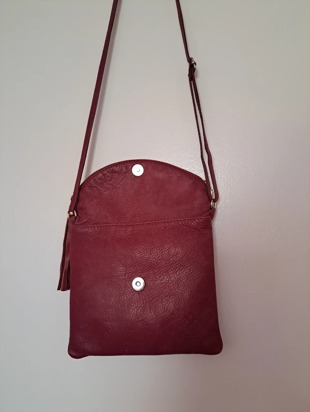 Vera Pelle Wine Red Crossbody Tassel Flap Bag